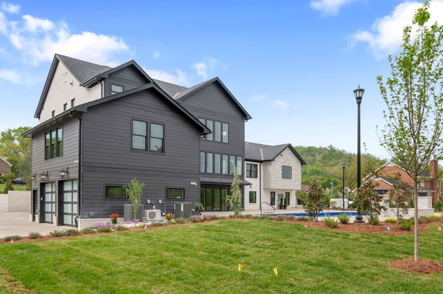 102 Steeplechase Ln, Nashville, TN 37221