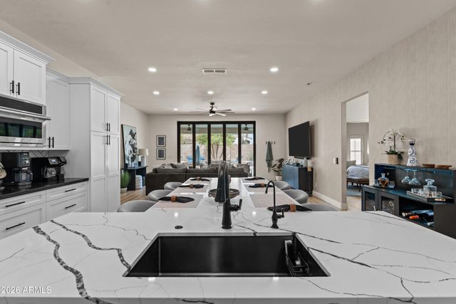 10124 E Pantera Avenue, Mesa, AZ 85212