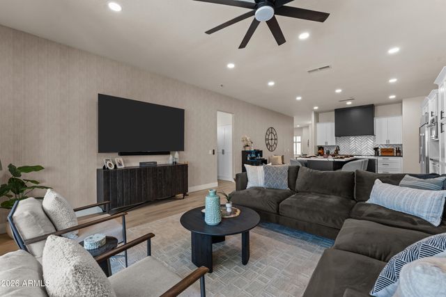 10124 E Pantera Avenue, Mesa, AZ 85212