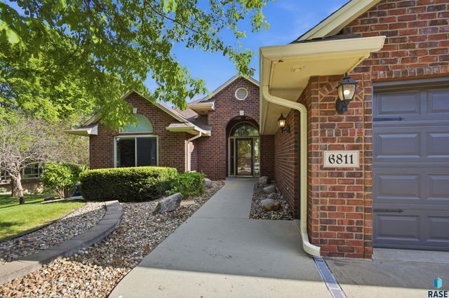 6811 E Split Rock Cir Circle, Sioux Falls, SD 57110