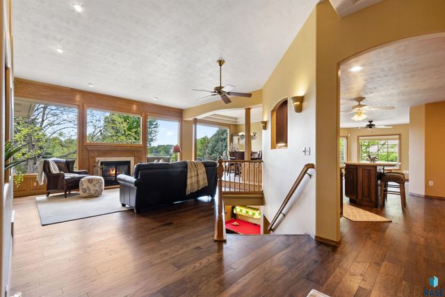 6811 E Split Rock Cir Circle, Sioux Falls, SD 57110