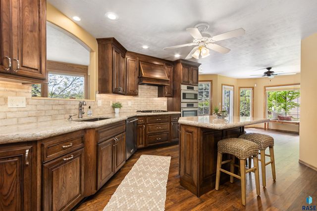 6811 E Split Rock Cir Circle, Sioux Falls, SD 57110