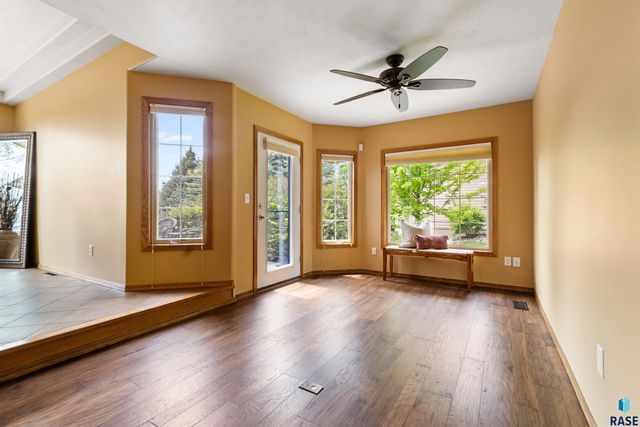 6811 E Split Rock Cir Circle, Sioux Falls, SD 57110