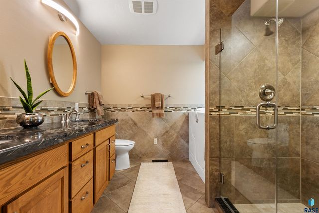 6811 E Split Rock Cir Circle, Sioux Falls, SD 57110