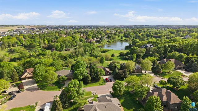 6811 E Split Rock Cir Circle, Sioux Falls, SD 57110