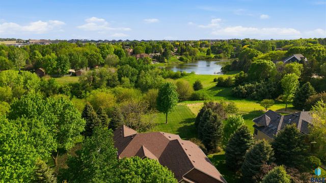 6811 E Split Rock Cir Circle, Sioux Falls, SD 57110