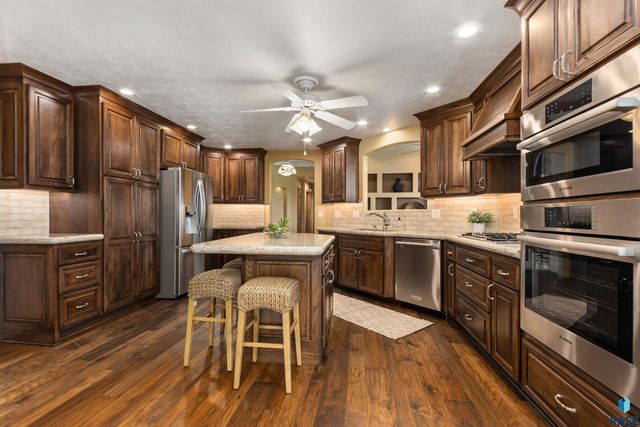 6811 E Split Rock Cir Circle, Sioux Falls, SD 57110
