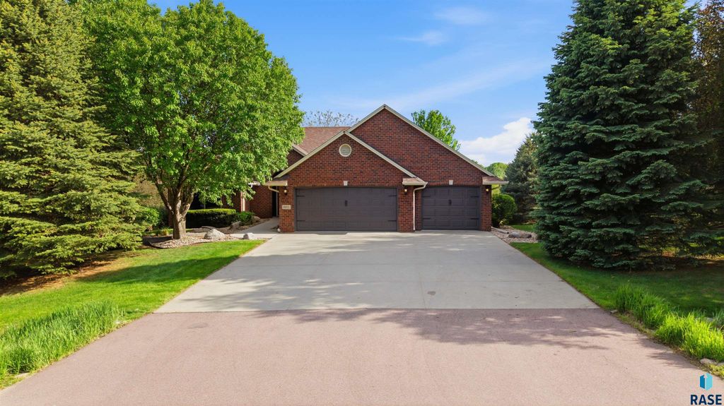 6811 E Split Rock Cir Circle, Sioux Falls, SD 57110