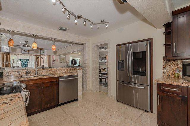 5711 Farragut St, Hollywood, FL 33021