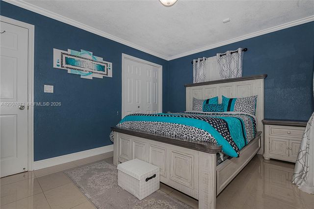 5711 Farragut St, Hollywood, FL 33021