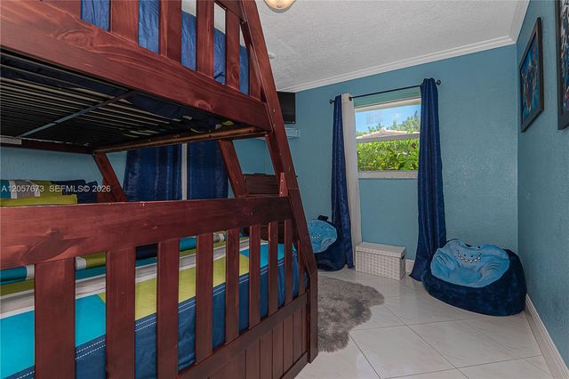 5711 Farragut St, Hollywood, FL 33021