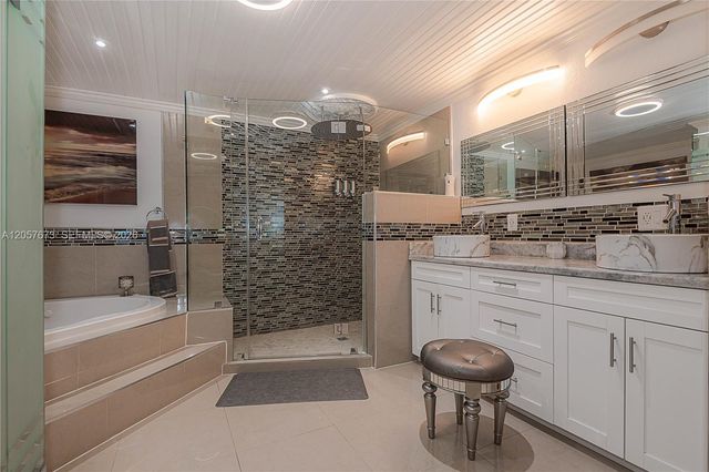 5711 Farragut St, Hollywood, FL 33021