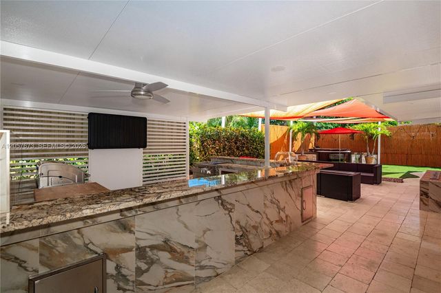 5711 Farragut St, Hollywood, FL 33021