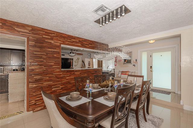 5711 Farragut St, Hollywood, FL 33021