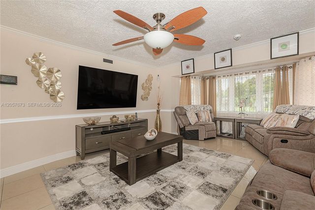 5711 Farragut St, Hollywood, FL 33021