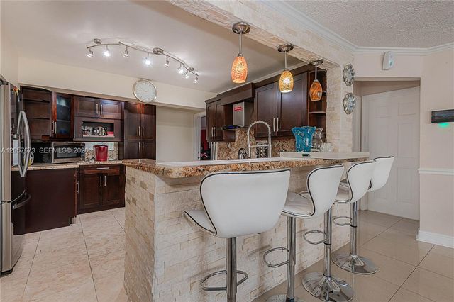 5711 Farragut St, Hollywood, FL 33021