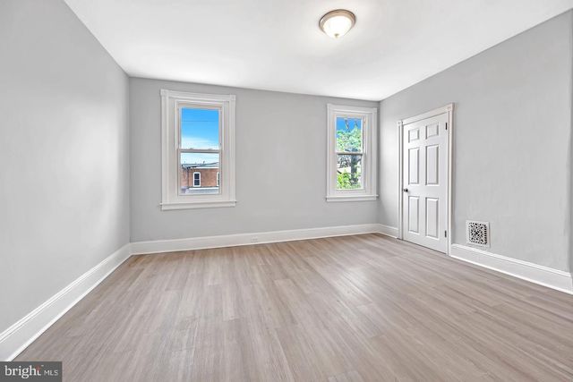 12 ADELLA AVE, Hamilton, NJ 08609