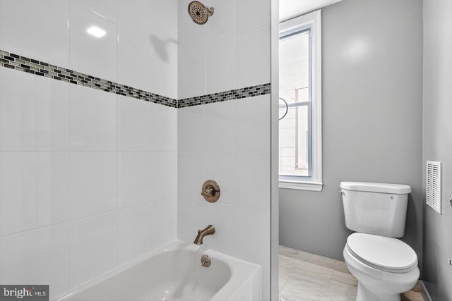 12 ADELLA AVE, Hamilton, NJ 08609