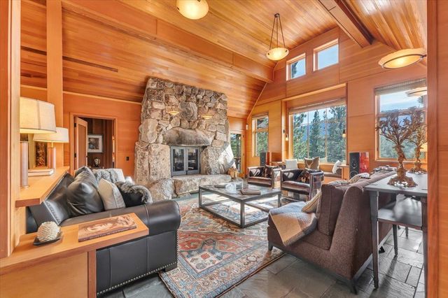 260 Laura Knight, Truckee, CA 96161