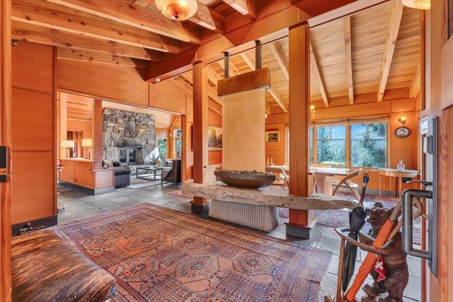 260 Laura Knight, Truckee, CA 96161