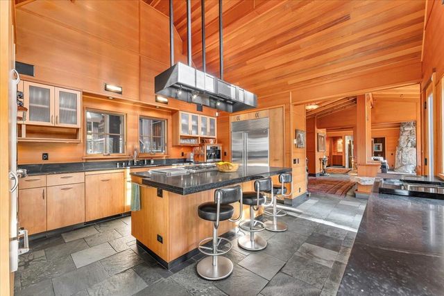 260 Laura Knight, Truckee, CA 96161