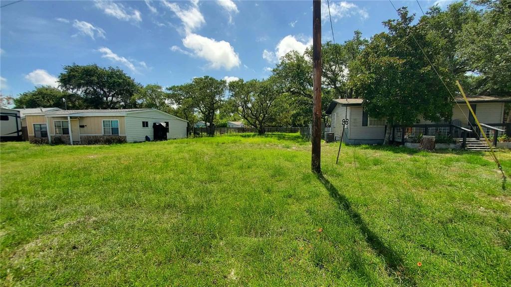 237 S 13th St, Aransas Pass, TX 78336 — exterior