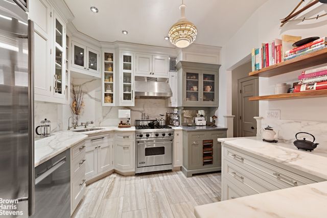 311 W 83rd St Apt 4A, New York City, NY 10024