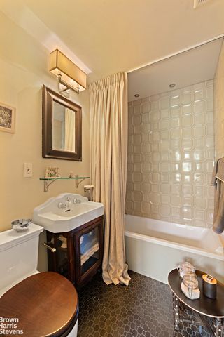 311 W 83rd St Apt 4A, New York City, NY 10024