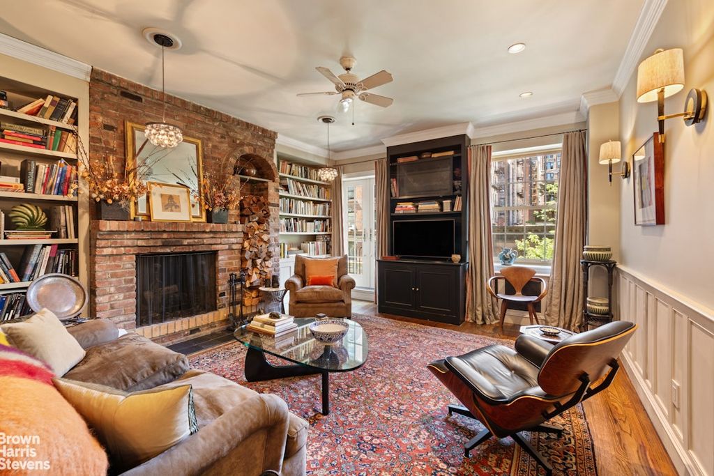 311 W 83rd St Apt 4A, New York City, NY 10024