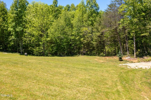 882 Walnut Grove Road, Bluff City, TN 37618