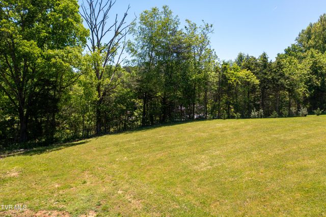 882 Walnut Grove Road, Bluff City, TN 37618