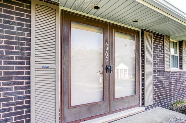 4900 Eiffel Drive, Godfrey, IL 62035