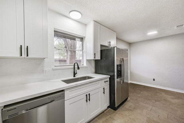 410 Riverside Drive, Alvin, TX 77511