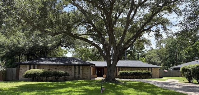 410 Riverside Drive, Alvin, TX 77511