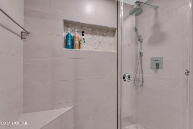 31 Winthrop Drive, Manalapan, NJ 07726