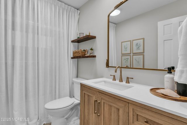 31 Winthrop Drive, Manalapan, NJ 07726