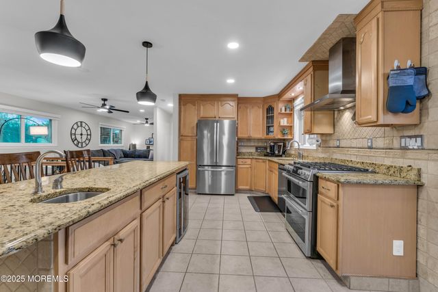 31 Winthrop Drive, Manalapan, NJ 07726