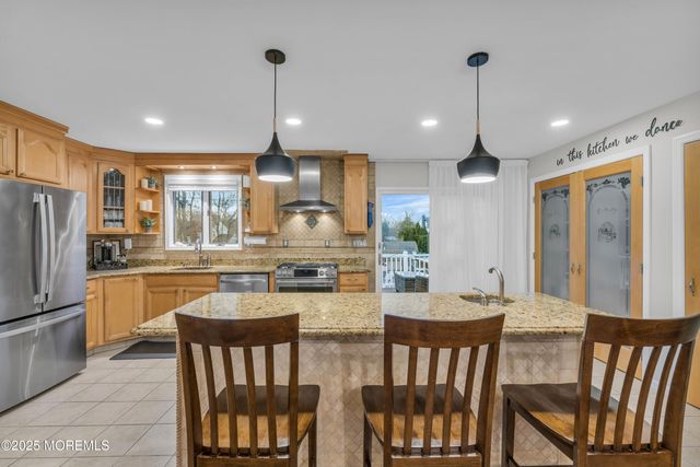 31 Winthrop Drive, Manalapan, NJ 07726