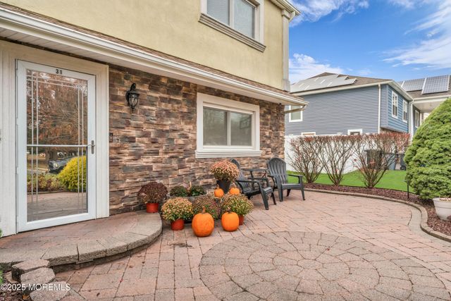 31 Winthrop Drive, Manalapan, NJ 07726