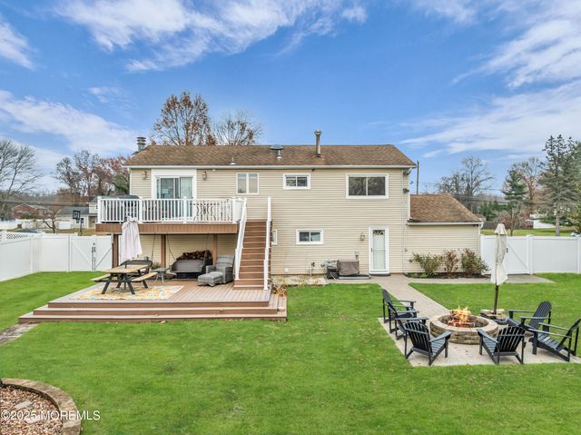 31 Winthrop Drive, Manalapan, NJ 07726