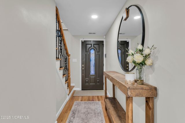 31 Winthrop Drive, Manalapan, NJ 07726