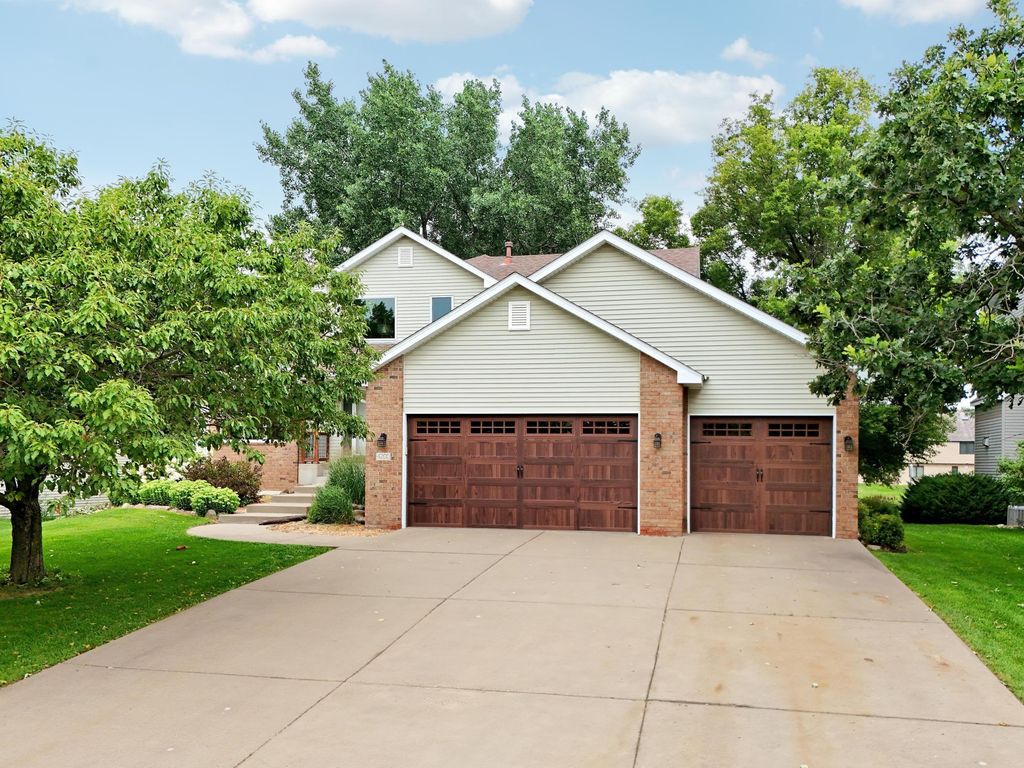 4200 Edinbrook Terrace, Brooklyn Park, MN 55443