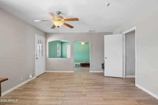 2131 W EDGEWOOD Avenue, Mesa, AZ 85202