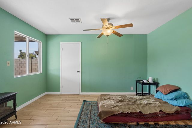 2131 W EDGEWOOD Avenue, Mesa, AZ 85202