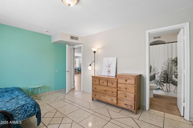 2131 W EDGEWOOD Avenue, Mesa, AZ 85202