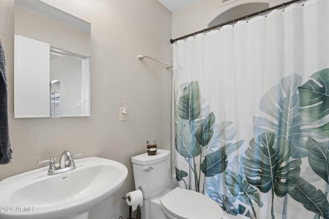 2131 W EDGEWOOD Avenue, Mesa, AZ 85202
