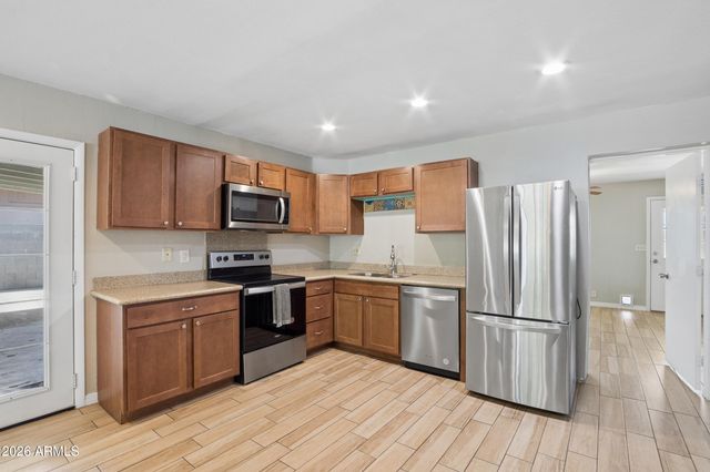 2131 W EDGEWOOD Avenue, Mesa, AZ 85202