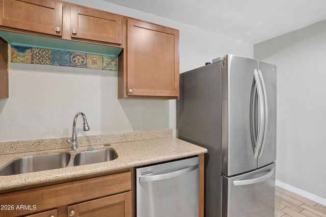 2131 W EDGEWOOD Avenue, Mesa, AZ 85202