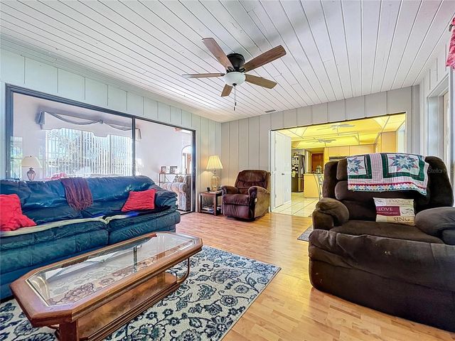 7404 15TH AVENUE NW, Bradenton, FL 34209