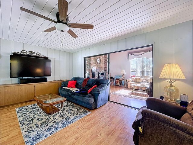 7404 15TH AVENUE NW, Bradenton, FL 34209